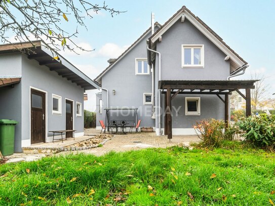 Attraktives Einfamilienhaus mit Terrasse, Garage und EBK in Hitzhofen