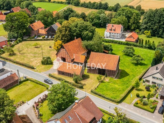 Einzigartiges, denkmalgeschütztes Bauernhaus mit riesigem Grundstück