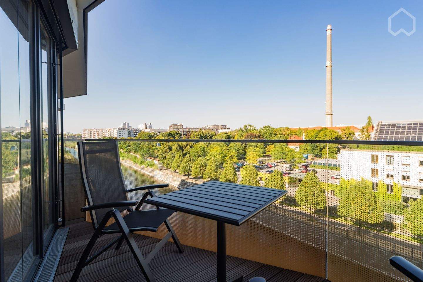 Berlin Zentrum. Wundervoller Blick aufs Wasser in Bahnhofsnähe. - Photo 1