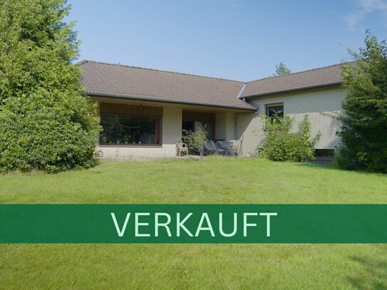 VERKAUFT - WINKELBUNGALOW MIT UNVERBAUTEM NATURBLICK UND OBJEKTVIDEO