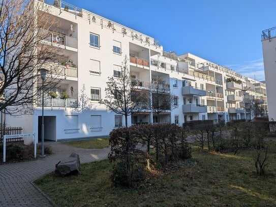 Zentral, aber ruhig gelegen 2-Zimmer-Wohnung mit Balkon