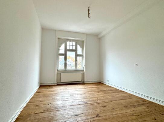 NEU! Kernsanierte 3 Zimmer Balkon Wohnung für Familie oder WG