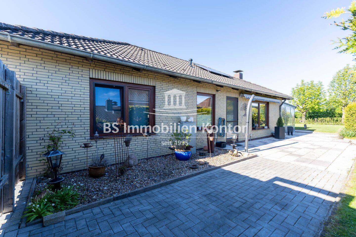 Real Estate Title Image Background