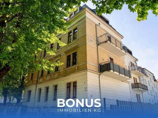 Bezugsfreie, moderne 2-Raum-Wohnung im Kulturdenkmal: Fußbodenheizung, Aufzug, Balkon, Carport