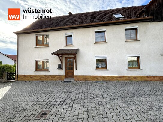 Eines von 2 DHH, ca. 147 m², 5 Zimmer, Carports, Garage, ausgebautes Dach mit Loggia, zentral