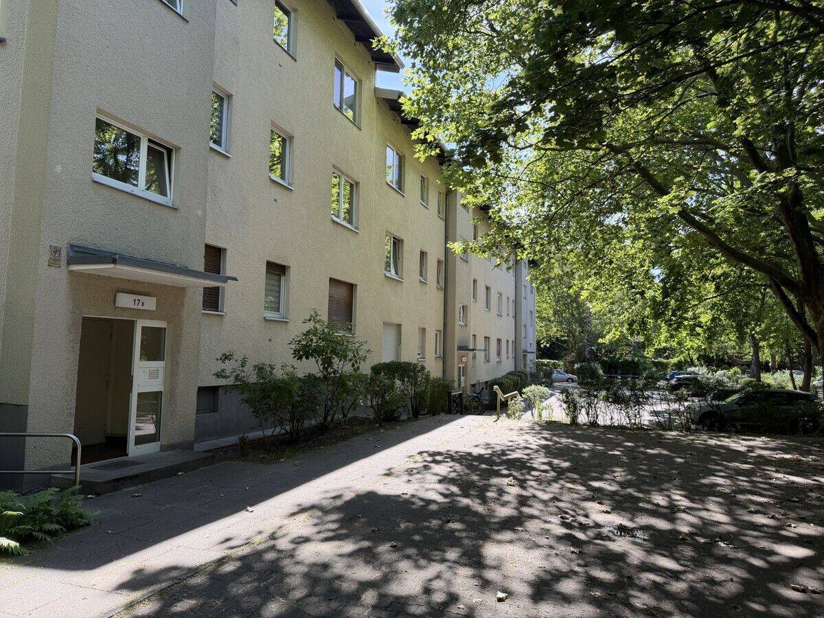 Helle 2-Zimmer-Wohnung mit Balkon und Einbauküche in ruhiger Wohnlage ***Duschbad***Laminat*** - Photo 1