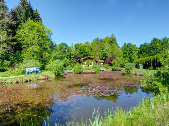 Traumhaftes Landhaus mit eigenem Teich bei Tutzing!