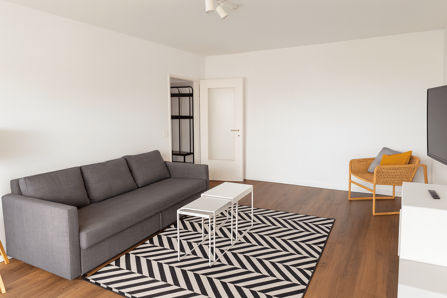 Ankommen, auspacken, wohlfühlen! Exklusive 2-Zimmer-Wohnung - komplett möbliert! - Foto 1