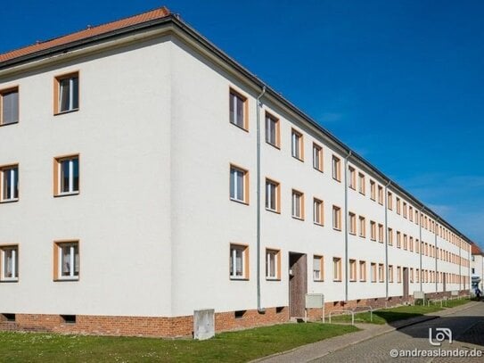 Geräumige 2-Raum-Wohnung mit Balkon in Stadtfeld!