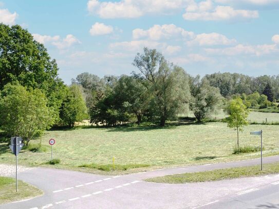 Bebaubarkeit gegeben: Teilerschlossenes Bauland, ruhig gelegen in Groß Miltzow OT Golm