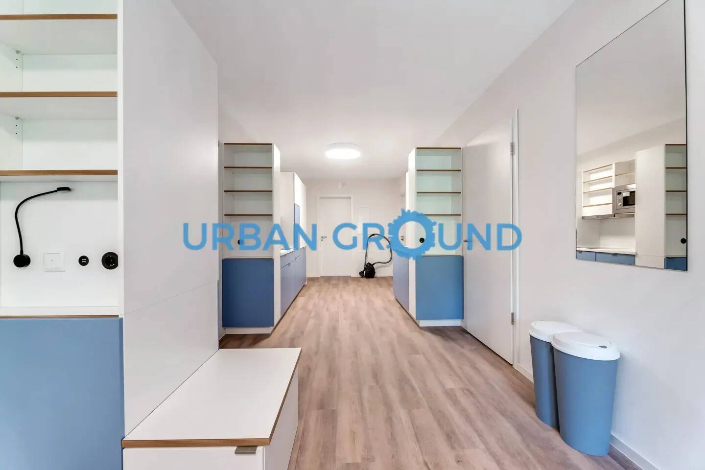 Voll möbliertes Privatzimmer mit Balkon in einer 5er gemischten WG - Photo 1