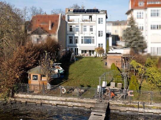 Privates Paradies am Müggelsee: Mehrparteienhaus mit Seezugang