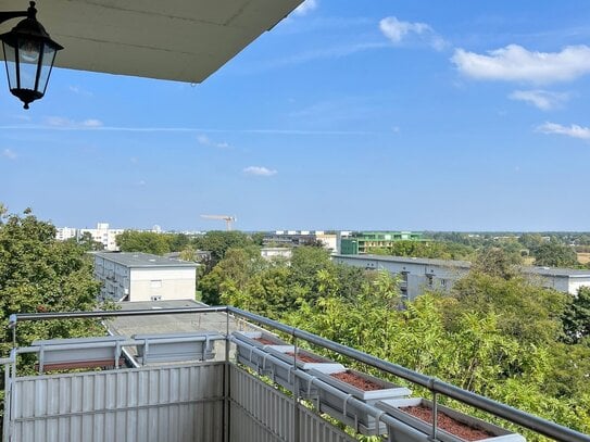 Großzügige 3,5 Zimmer Wohnung mit Blick über den Alten Flugplatz