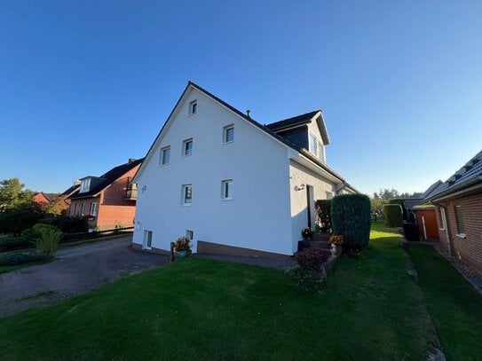 Doppelhaus mit 5 Wohnungen auf grossem Grundstück in Techau