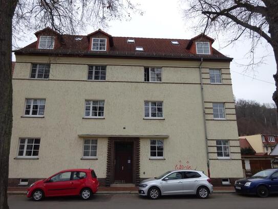 Kleine 3 Zi-Wohnung mit Balkon in gefragter Lage in Untermhaus, Einbauküche mgl.