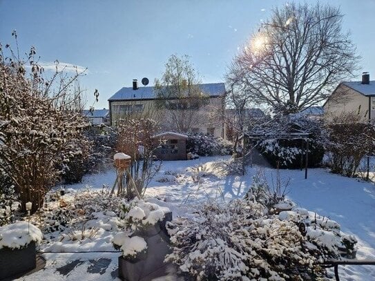 Einfamilienhaus als Doppellhaushälfte mit Einliegerwohnung Ihr neues Zuhause im idyllischen Katzwang Nürnbergs