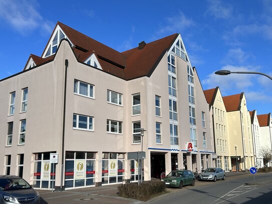 hochwertige 3-Raum-Maisonette-Wohnung mit EBK, Plissees und Fahrstuhl im Haus!