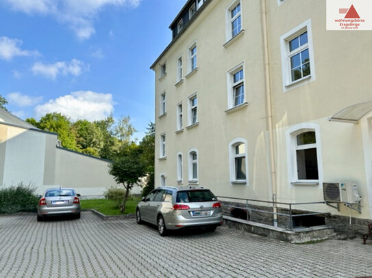 Geräumige 2-Raum-Wohnung mit PKW-Stellplatz auf der Talstraße in Annaberg-Buchholz!