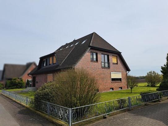 Provisionsfrei für den Käufer ! Großzügiges Landleben mit 2 Wohnungen auf 1900 m² Grund in ruhiger Lage * * * * *