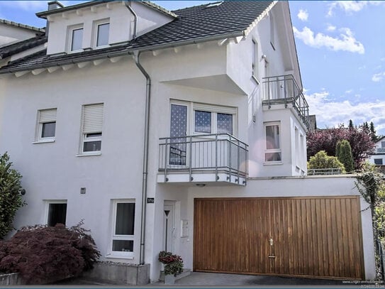 Modernes Einfamilienhaus DHH mit herrlich gelegenem Garten und Doppelgarage! **provisionsfrei**