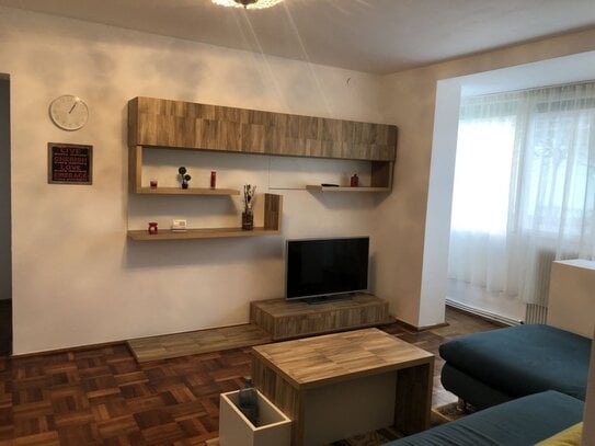 Neu Renovierte 2 Zimmer Wohnung Balkon Einbauküche