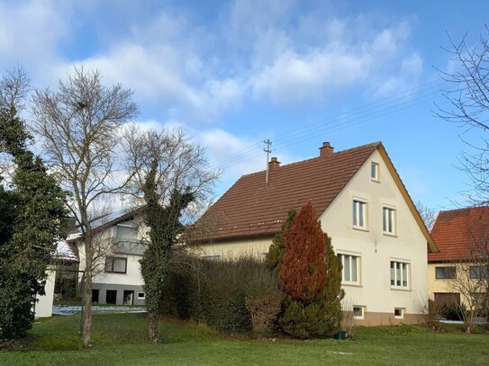 Einfamilienhaus mit großem Garten