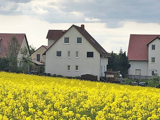 Hell und modern - Vierzimmerwohnung mit Balkon