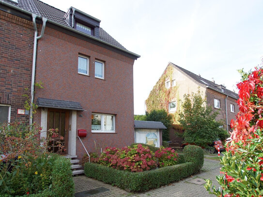 REIHENENDHAUS MIT VIEL PLATZ FÜR DIE FAMILIE IN DÜSSELDORF RATH