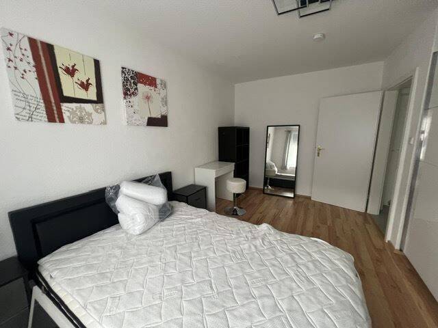 WG-Zimmer möbliert in komplett sanierter 3-Zimmer- WG in Nähe S-Bahnhof Springpfuhl - Photo 1