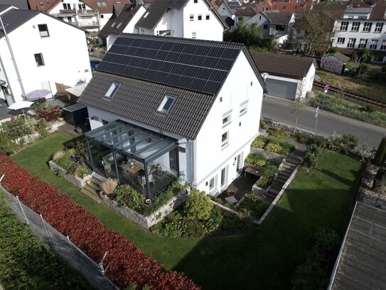 Eleganz und Energieeffizienz: Exklusives Familienhaus mit smarten Features