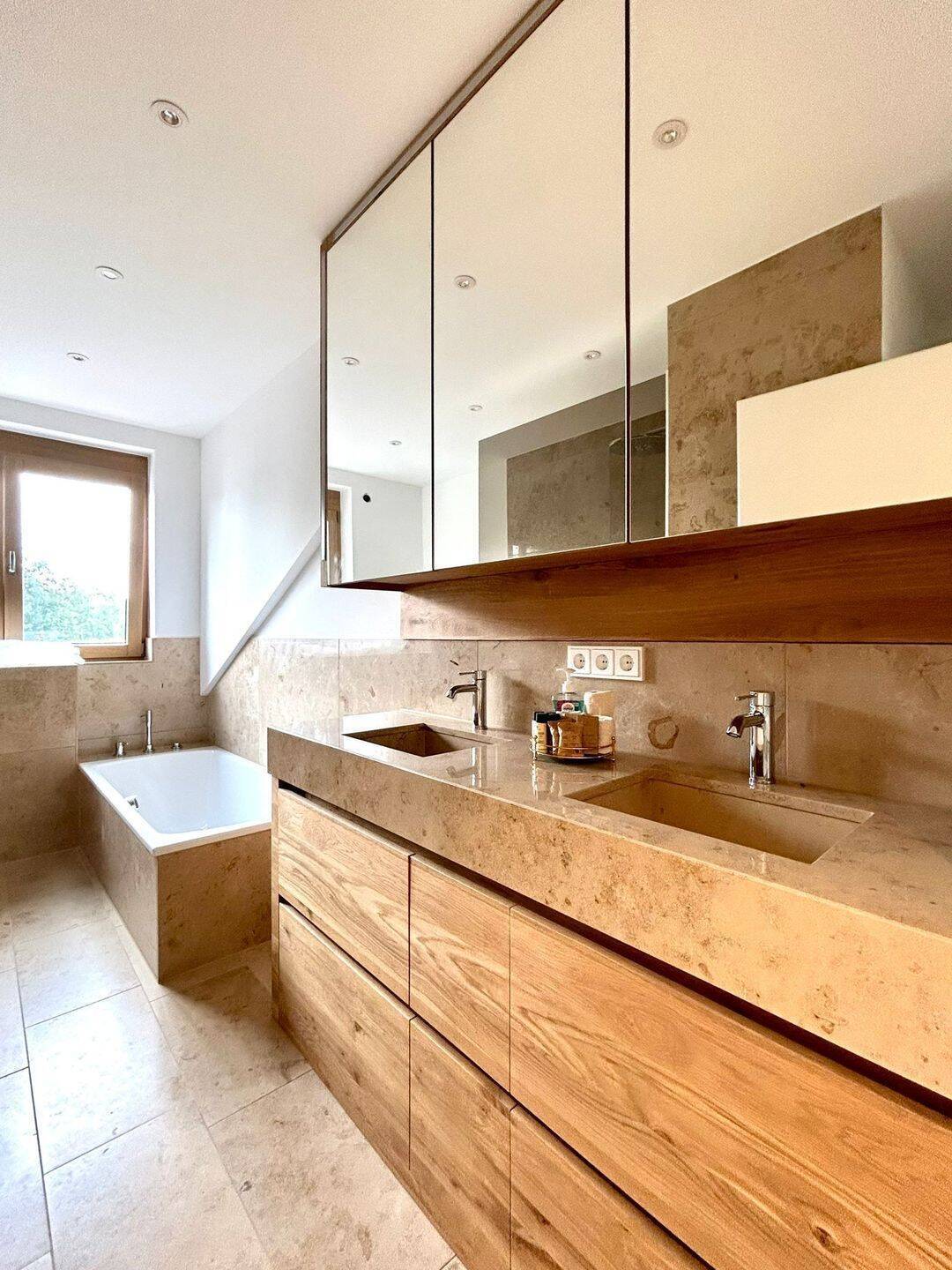                                                               Hochwertige 3,5 Z. Wohnung in Top Lage                                                       in Zerzabelshof (Nürnberg)