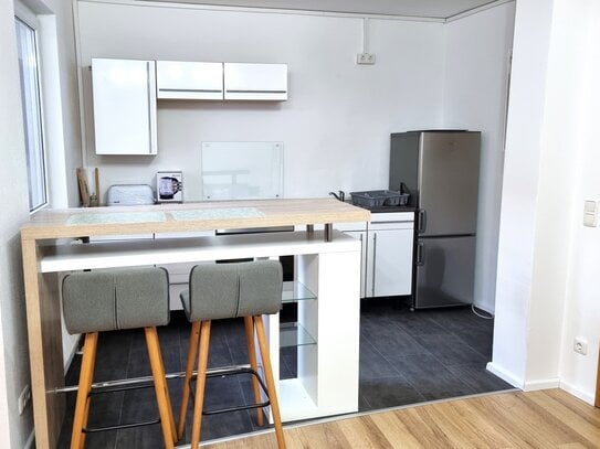 Schöne 1-Zi.-Whg. (51 m²), Balkon, neu renoviert, komplett (!) eingerichtet, Amberg Innenstadt !