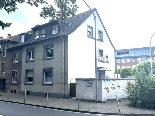 Gepflegtes 3-Familienhaus !!