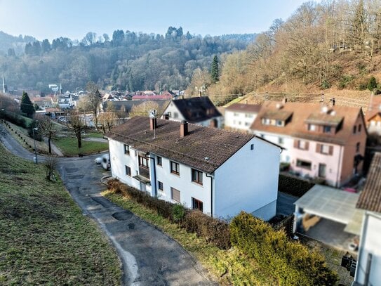 Mehrfamilienhaus mit Gestaltungsmöglichkeiten in ruhiger Lage