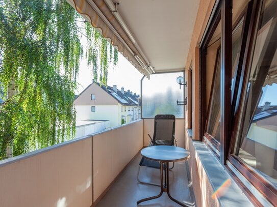 FBC - Große 2-Zimmer-Wohnung (1. OG) mit Balkon u. Einzelgarage