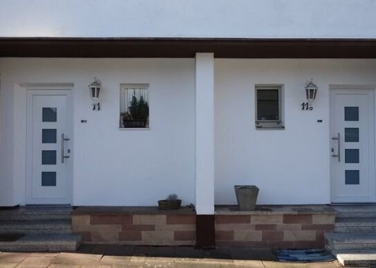 GEMEINSAM WOHNEN ! DOPPELHAUS+SINGLEHAUS MIT 2 GARAGEN, NEBENGEBÄUDEN UND PARKÄHNLICHEM GRUNDSTÜCK IN BEVORZUGTER VOROR…