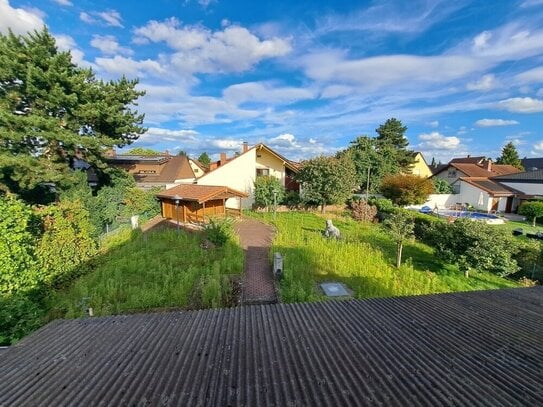 Mannheim-Waldhof: Freistehendes Haus auf großem Grundstück mit Doppelgarage u. schönem Garten-Blockhaus.