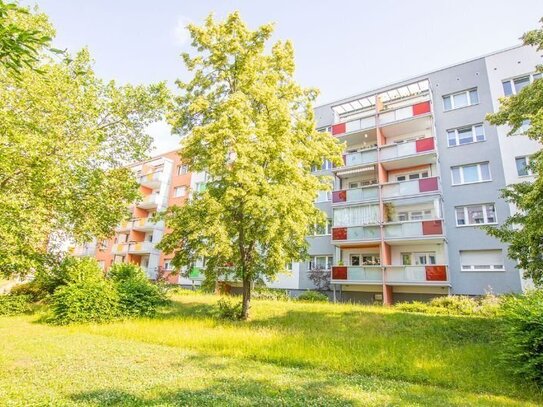 In der Herrichtung! ganz unten mit ebenerdiger Dusche + Balkon!