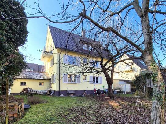 * Gepflegtes Zweifamilienhaus - in Bester Lage *