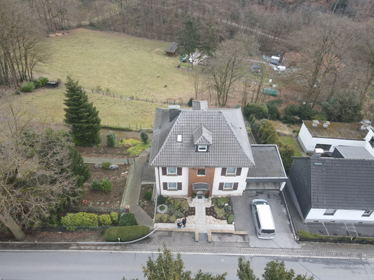 Ein-/ Zweifamilienhaus mit Weitblick.