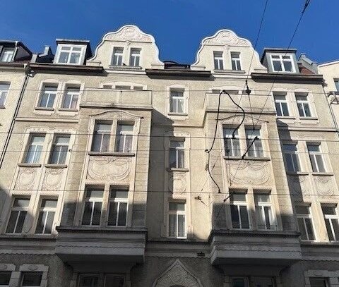 Erstbezug nach Sanierung I charmante 2-Raum-Wohnung mit großzügiger Küche und Loggia