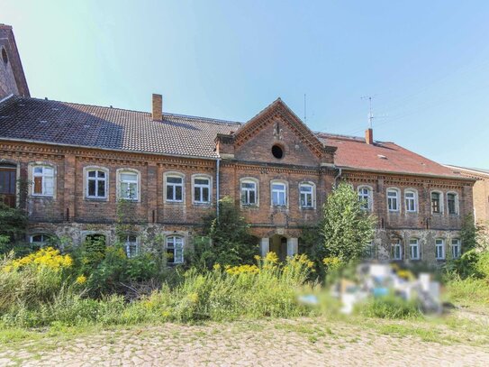 Sanierungsbedürftiges: 2-4-Familienhaus in naturnaher Lage - Top-Anbindung an Dresden