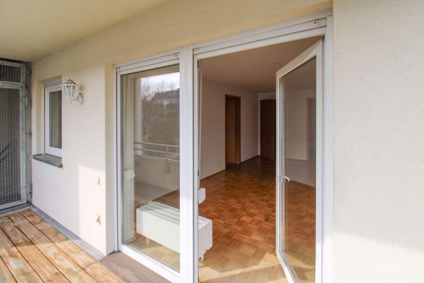 Südvorstadt: Vermietete 2-Zimmer-ETW mit Südbalkon, Aufzug und Tiefgarage - ideale Kapitalanlage