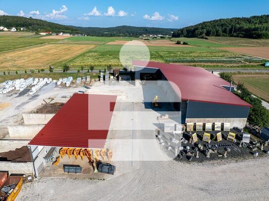 Lagerhalle in einem Gewerbegebiet im Mittelzentrum zu verkaufen