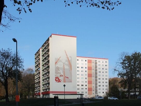 Geräumige 3-Raum-Wohnung mit Badewanne, großem Balkon und tollem Ausblick