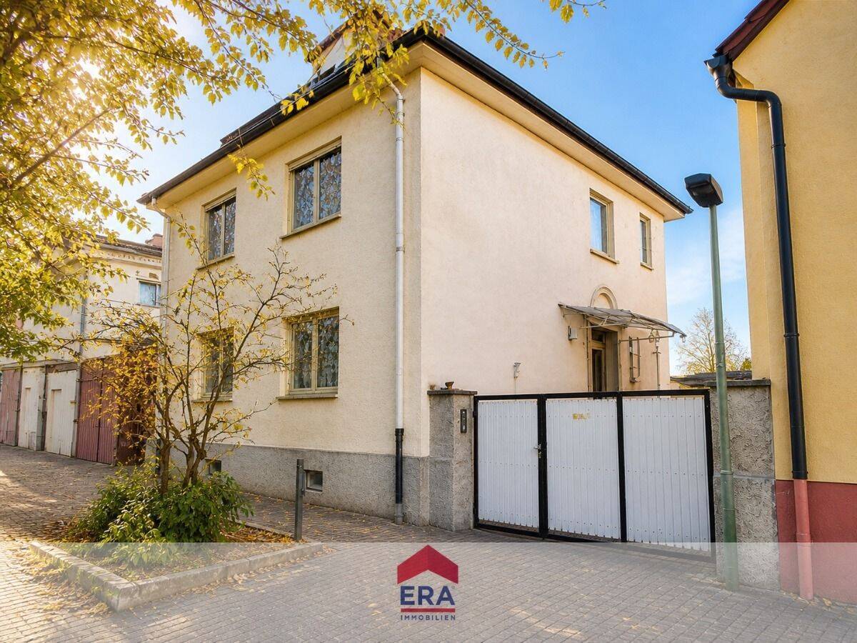 Real Estate Title Image Background