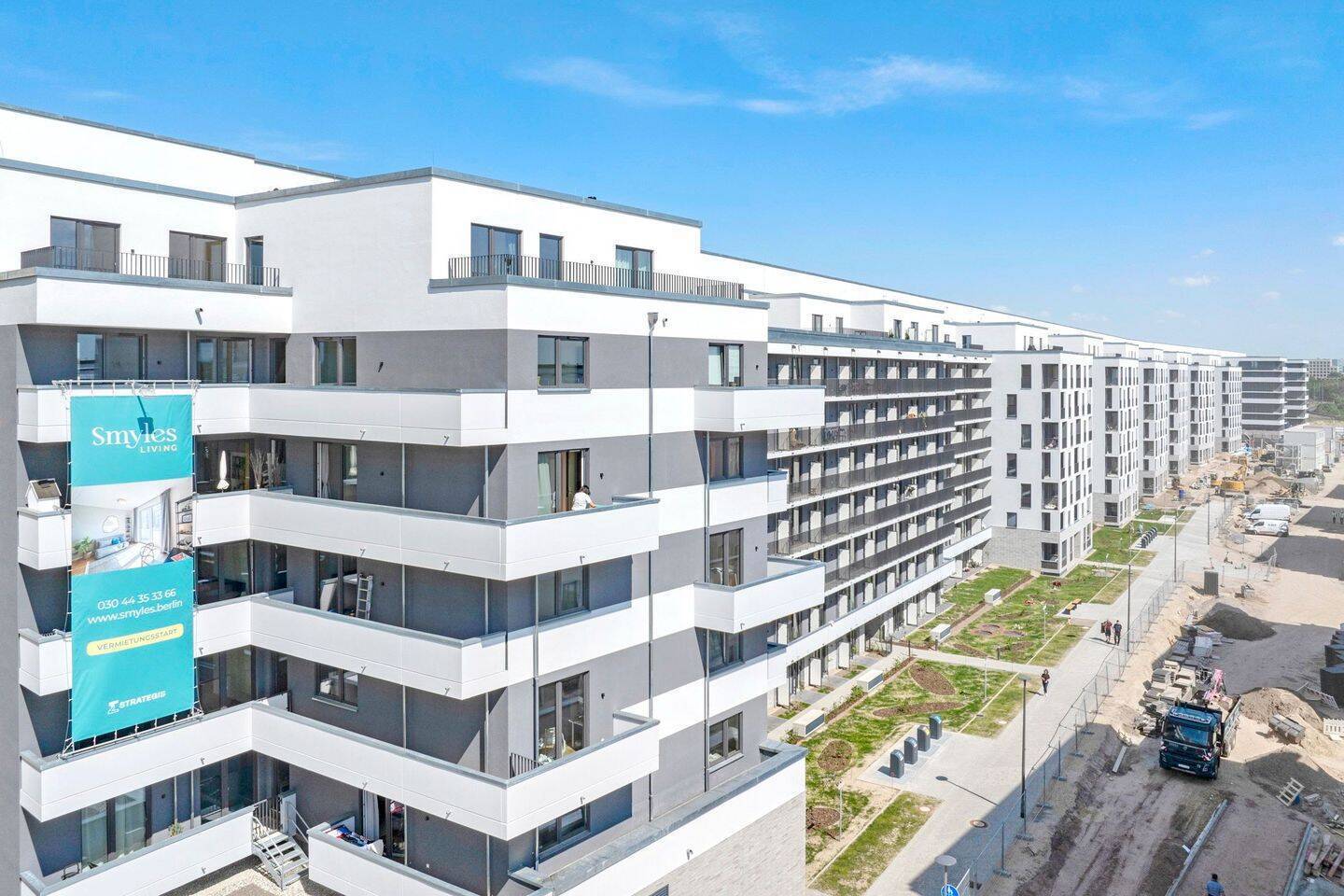 Smyles Living - hochwertig ausgestattetes City Apartment mit EBK - Foto 1