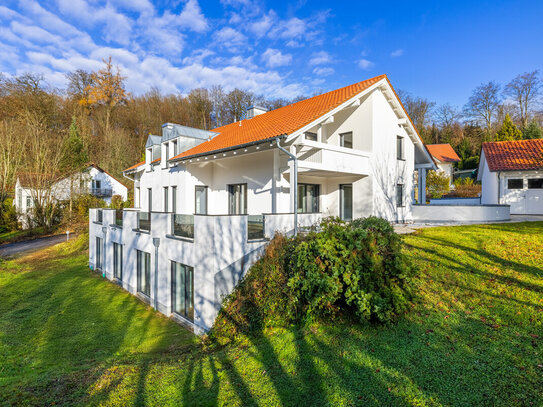 AYSTETTEN. ELEGANT-ZEITLOS-EINZIGARTIG. VILLA IN FEINSTER LAGE