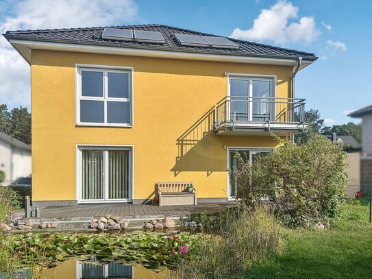 Top gepflegtes und geräumiges Zweifamilienhaus mit zwei Gärten und Balkon in Hoppegarten bei Berlin