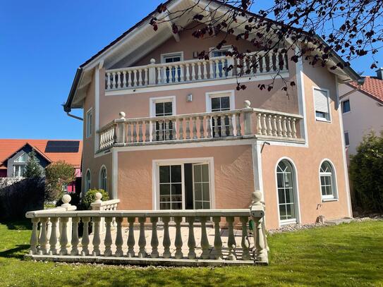 **GEMÜTLICHES 2-FAMILIENHAUS MIT KLEINER EINLIEGERWOHNUNG!!**